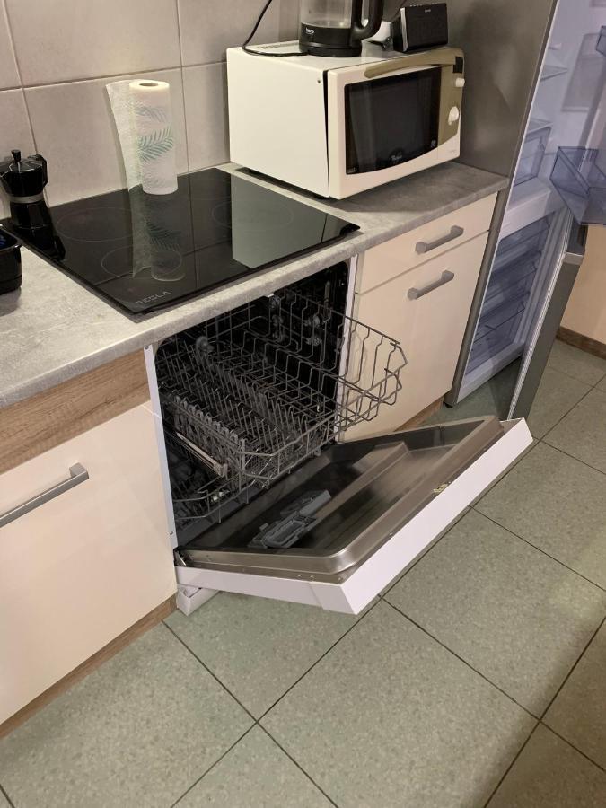 גיור Deli Terasz B Apartman Free Parking, Self-Check-In Anytime מראה חיצוני תמונה